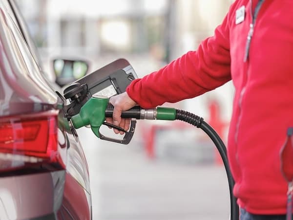 ¿qué no hacer al cargar gasolina a tu auto?