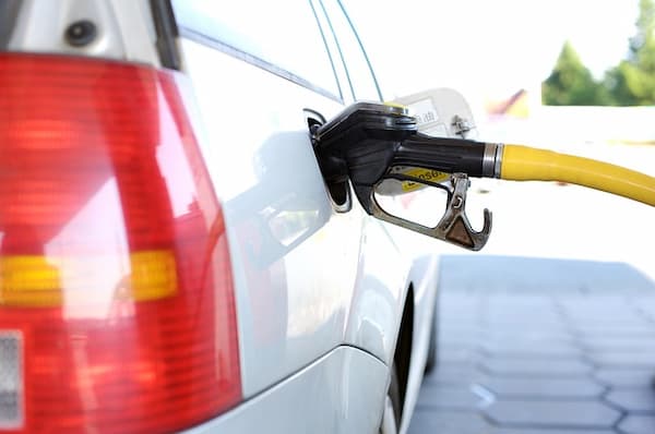 ¿qué no hacer al cargar gasolina a tu auto?