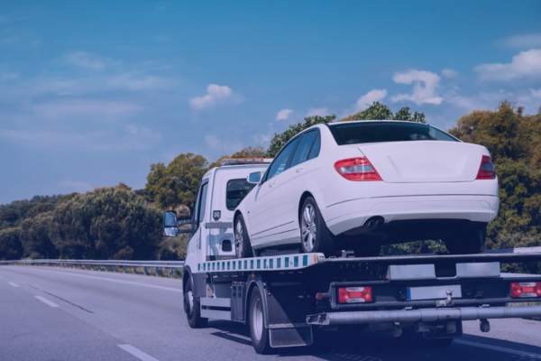 seguro de auto cubre grúa