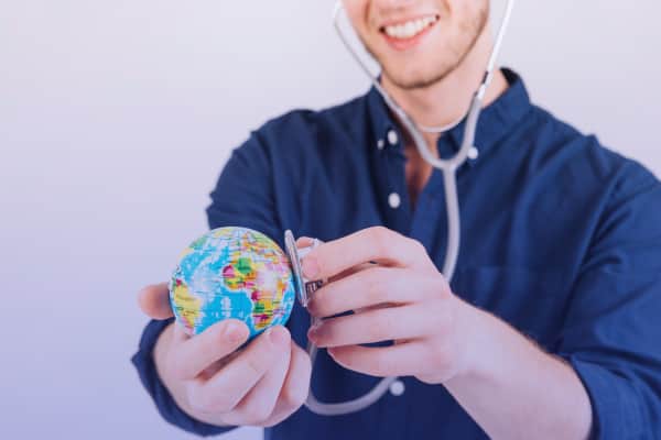 seguro de gastos médicos mayores para viajar al extranjero