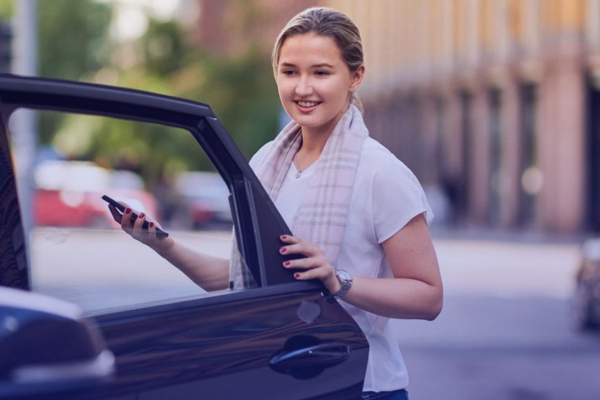cuanto cuesta seguro uber