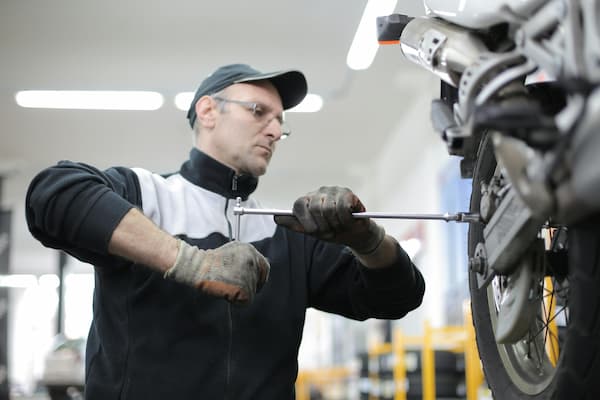 como reparar un motor de moto