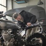 como cargar una bateria de moto